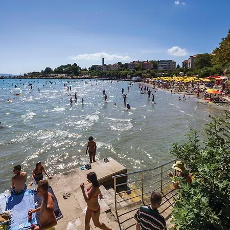 Appartement 3 Bedroom Beautiful In Split