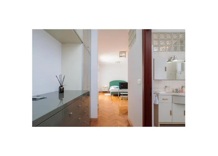 3 Bedroom Beautiful In Appartamento *