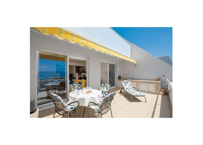 3 Bedroom Beautiful In Appartamento *